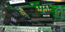 Una foto en detalle de la controladora SCSI-RAID que encontré.
